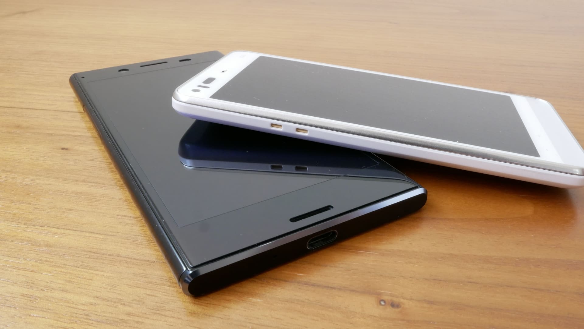 スマホが安い理由は何？危険性の違いを見極める方法